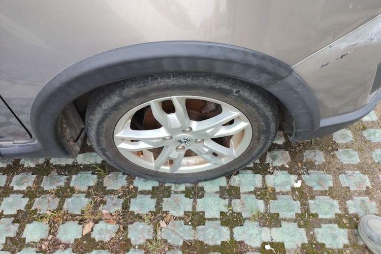 Used CHANGAN CX20 2014 1.4L Manual Sunroof Navigation Version – China IV Standard Right Front Wheel Hub