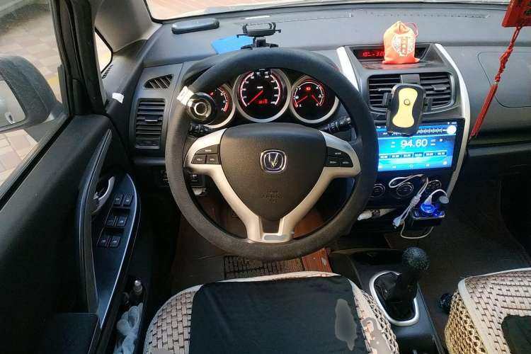 Used CHANGAN CX20 2014 1.4L Manual Sunroof Navigation Version – China IV Standard Steering Wheel