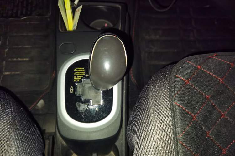 Used CHANGAN CX20 2014 1.4L IMT Sunroof Navigation Version China IV Standard Gear Lever