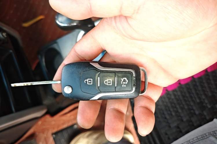 Used CHANGAN CX20 2014 1.4L IMT Sunroof Navigation Version China IV Standard Vehicle Key