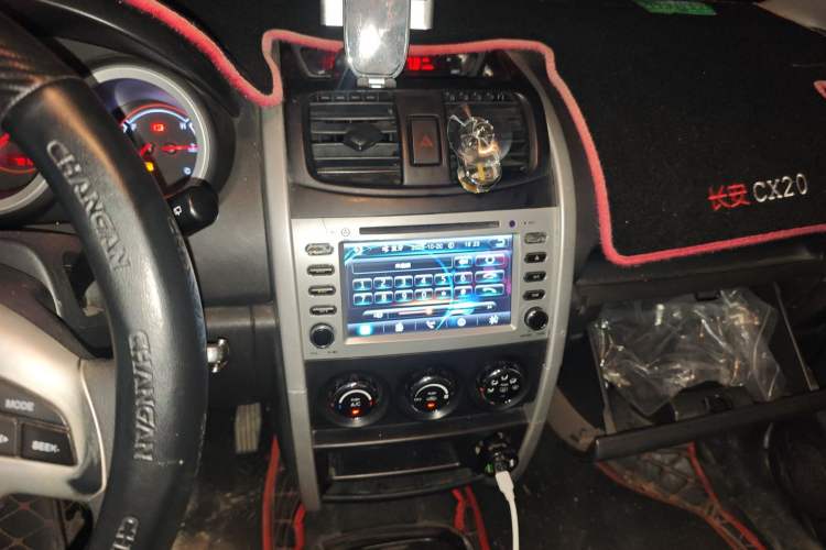 Used CHANGAN CX20 2014 1.4L Manual Sport Version China IV Standard Audio And AC Panel