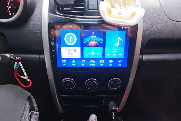 Used CHANGAN CX20 2014 1.4L Manual Sunroof Navigation Version – China IV Standard Audio And AC Panel