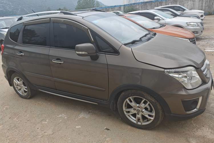 Used CHANGAN CX20 2014 1.4L Manual Sunroof Navigation Version China V Standard Exterior 2