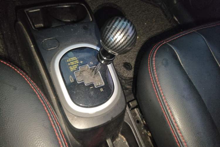 Used CHANGAN CX20 2014 1.4L IMT Sunroof Navigation Version China IV Standard Gear Lever