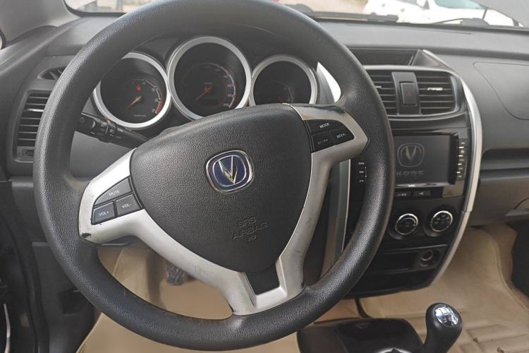 Used CHANGAN CX20 2014 1.4L Manual Sunroof Navigation Version China V Standard Interior 3