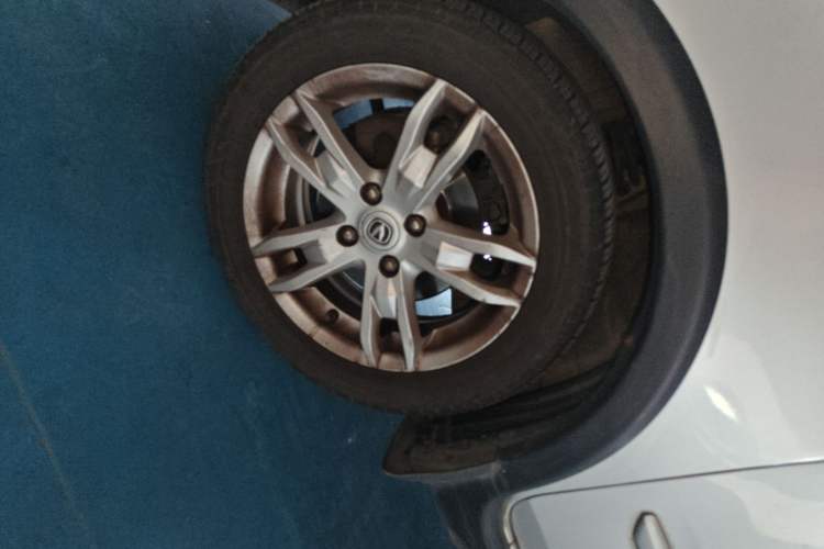 Used CHANGAN CX20 2014 1.4L IMT Sunroof Navigation Version China IV Standard Left Front Wheel Hub