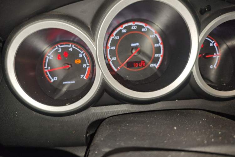 Used CHANGAN CX20 2014 1.4L Manual Sport Version China IV Standard Odometer Close Up