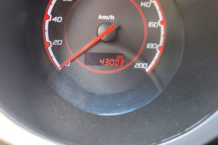 Used CHANGAN CX20 2014 1.4L Manual Sport Edition China V Standard Odometer Close Up