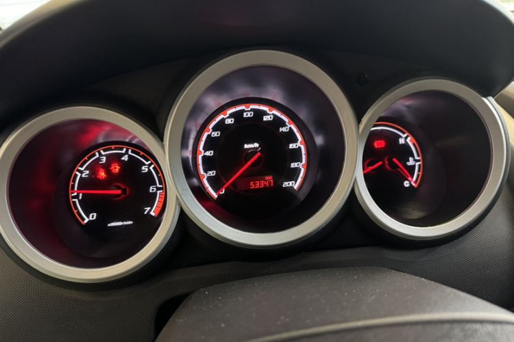 Used CHANGAN CX20 2014 1.4L Manual Sport Version China IV Standard Odometer Close Up