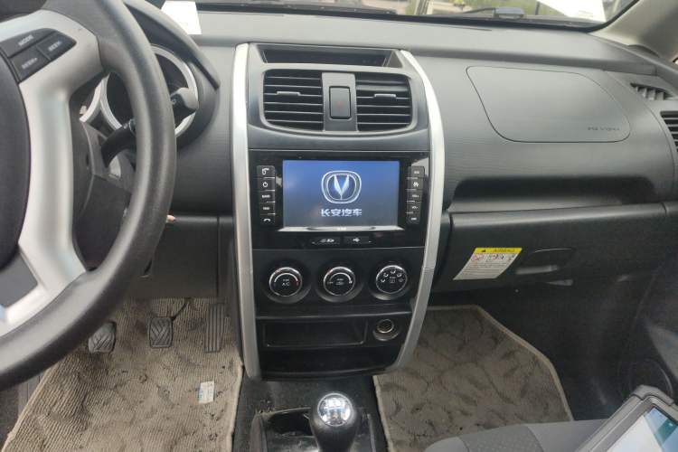 Used CHANGAN CX20 2014 1.4L Manual Sunroof Navigation Version China V Standard Audio And AC Panel