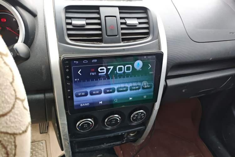 Used CHANGAN CX20 2014 1.4L Manual Sunroof Navigation Version – China IV Standard Audio And AC Panel