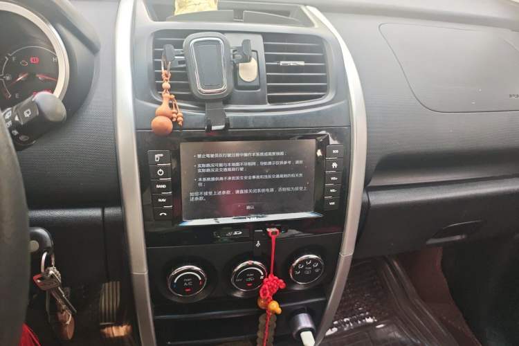 Used CHANGAN CX20 2014 1.4L IMT Sunroof Navigation Version China IV Standard Audio And AC Panel