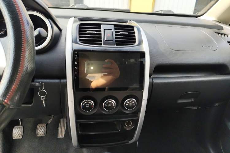 Used CHANGAN CX20 2014 1.4L Manual Sport Edition China V Standard Audio And AC Panel