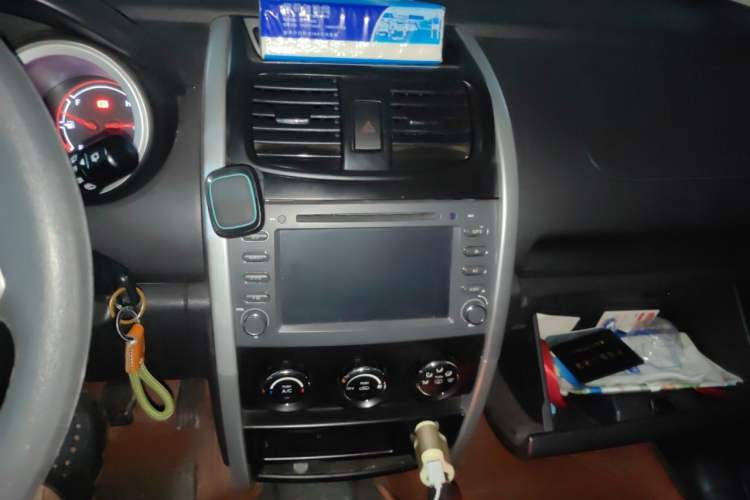 Used CHANGAN CX20 2014 1.4L Manual Sport Edition China V Standard Audio And AC Panel