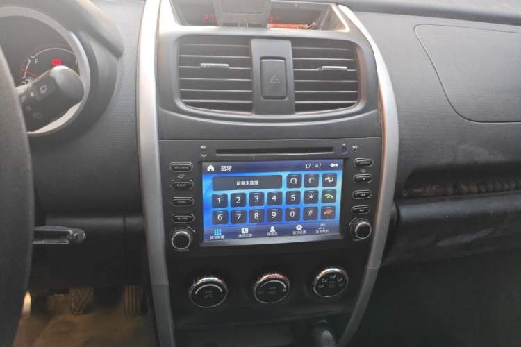 Used CHANGAN CX20 2014 1.4L Manual Sport Version China IV Standard Audio And AC Panel