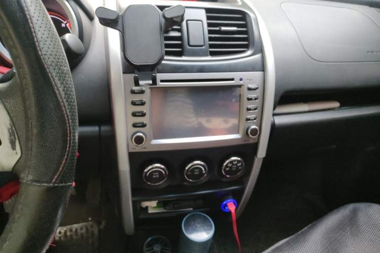 Used CHANGAN CX20 2014 1.4L Manual Sport Edition China V Standard Audio And AC Panel