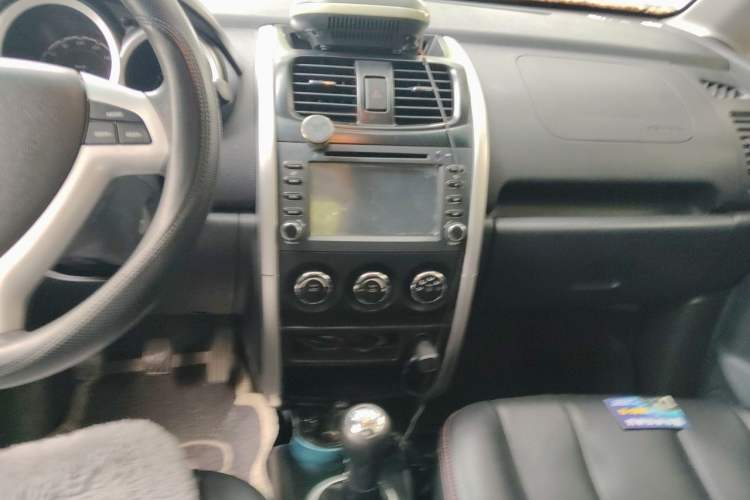 Used CHANGAN CX20 2014 1.4L Manual Sport Version China IV Standard Audio And AC Panel