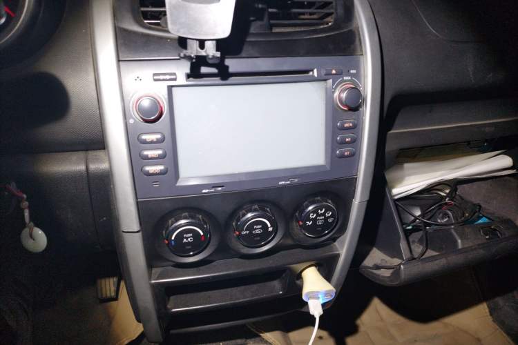 Used CHANGAN CX20 2014 1.4L Manual Sport Version China IV Standard Audio And AC Panel