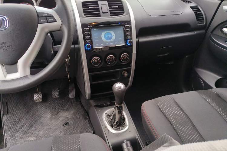 Used CHANGAN CX20 2014 1.4L Manual Sport Version China IV Standard Audio And AC Panel