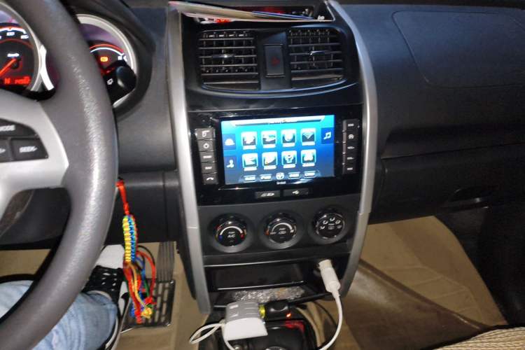 Used CHANGAN CX20 2014 1.4L IMT Sunroof Navigation Version China IV Standard Audio And AC Panel