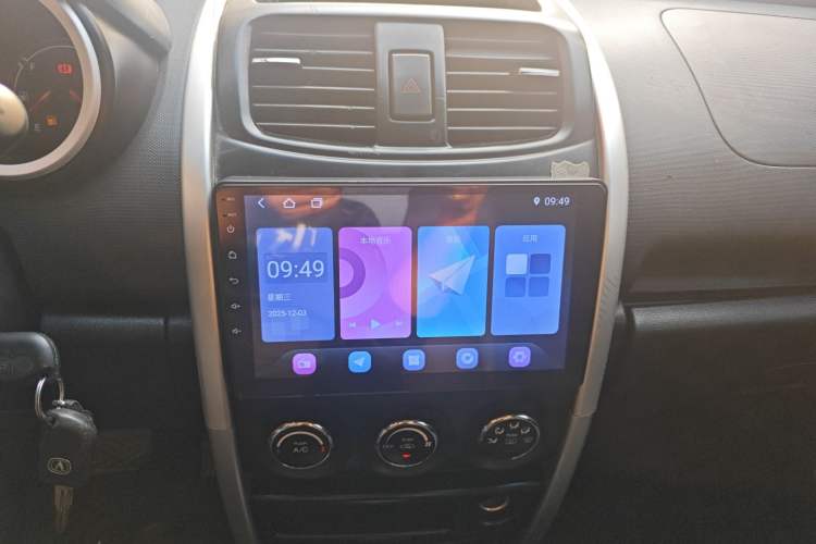 Used CHANGAN CX20 2014 1.4L IMT Sunroof Navigation Version China V Standard Audio And AC Panel