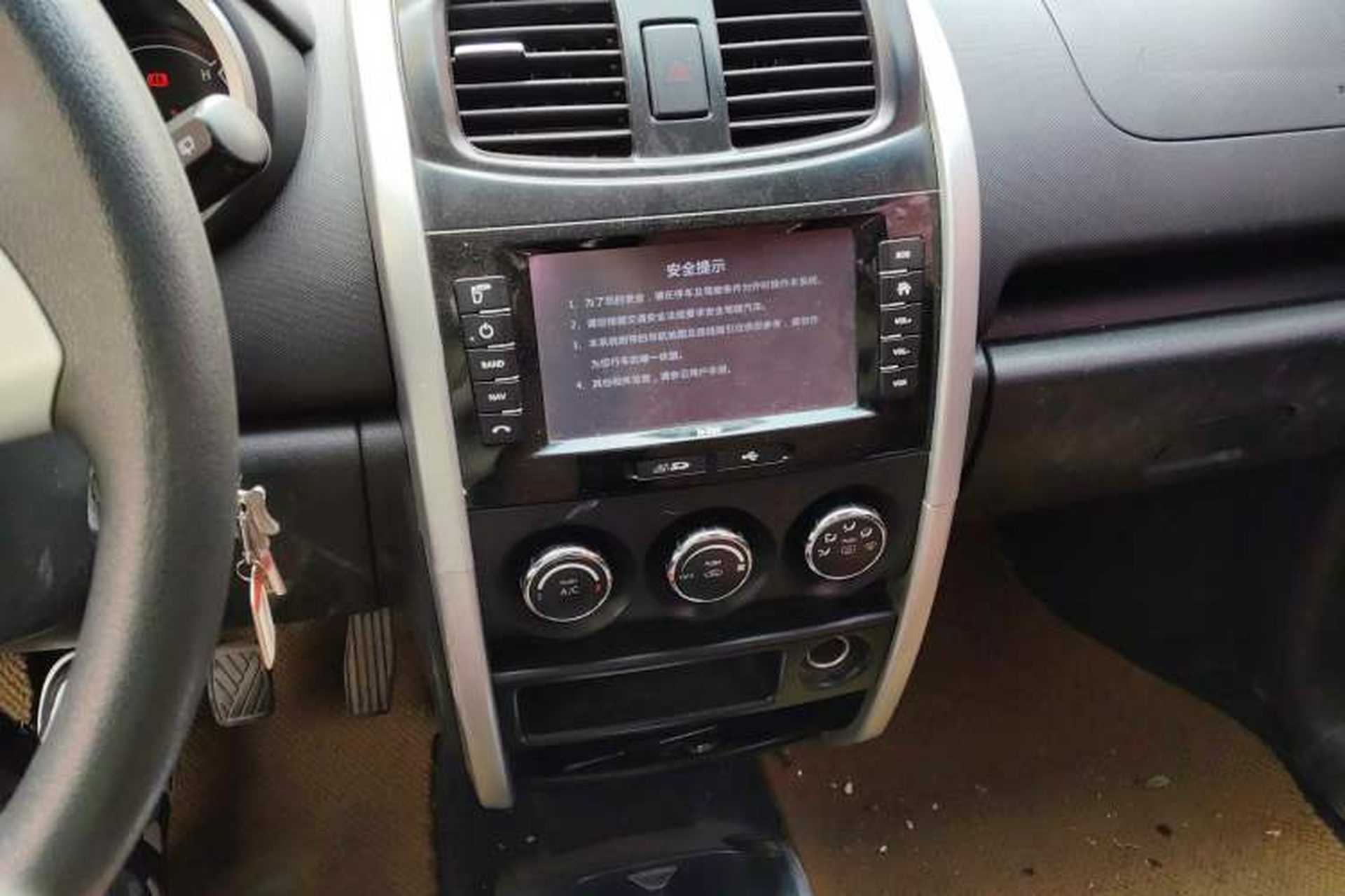 Used CHANGAN CX20 2014 1.4L Manual Sunroof Navigation Version – China IV Standard Audio And AC Panel