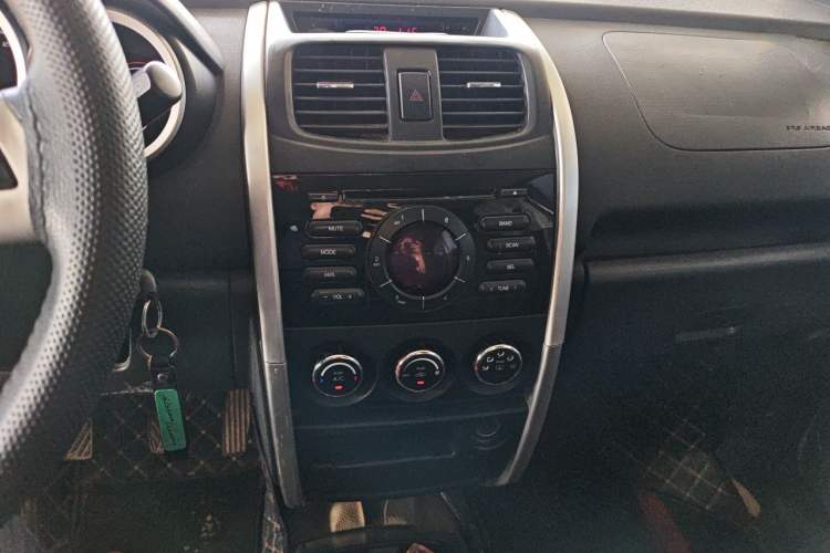 Used CHANGAN CX20 2014 1.4L Manual Sport Edition China V Standard Audio And AC Panel
