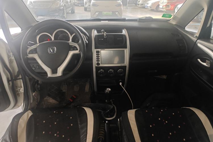Used CHANGAN CX20 2014 1.4L Manual Sport Edition China V Standard Center Console