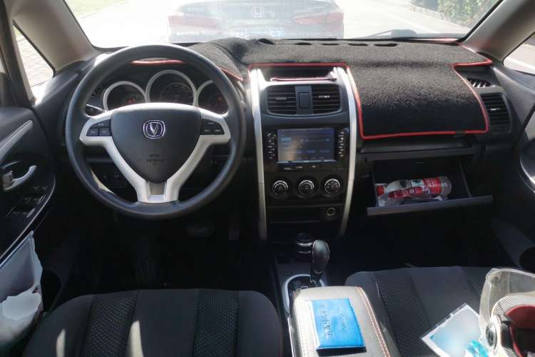 Used CHANGAN CX20 2014 1.4L IMT Sunroof Navigation Version China IV Standard Center Console