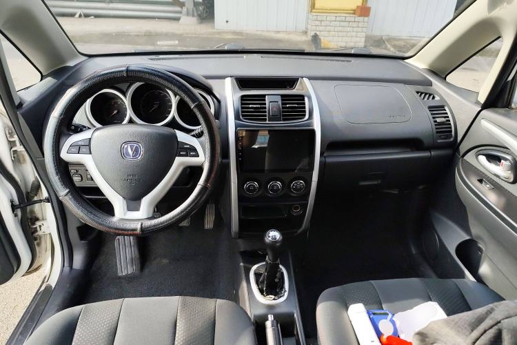 Used CHANGAN CX20 2014 1.4L Manual Sport Edition China V Standard Center Console