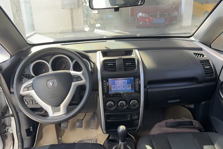 Used CHANGAN CX20 2014 1.4L Manual Sunroof Navigation Version – China IV Standard Center Console