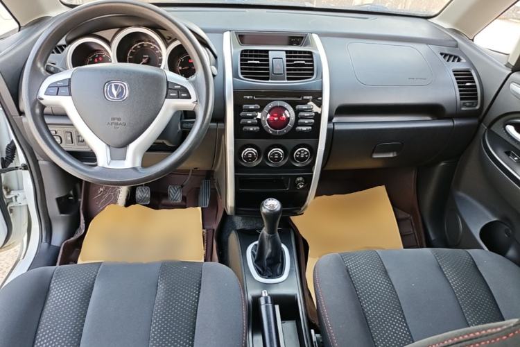 Used CHANGAN CX20 2014 1.4L Manual Sport Edition China V Standard Center Console