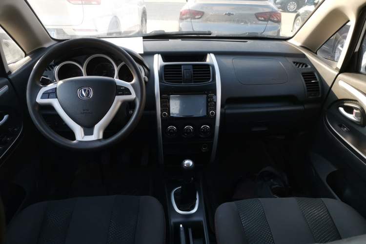 Used CHANGAN CX20 2014 1.4L Manual Sport Edition China V Standard Center Console