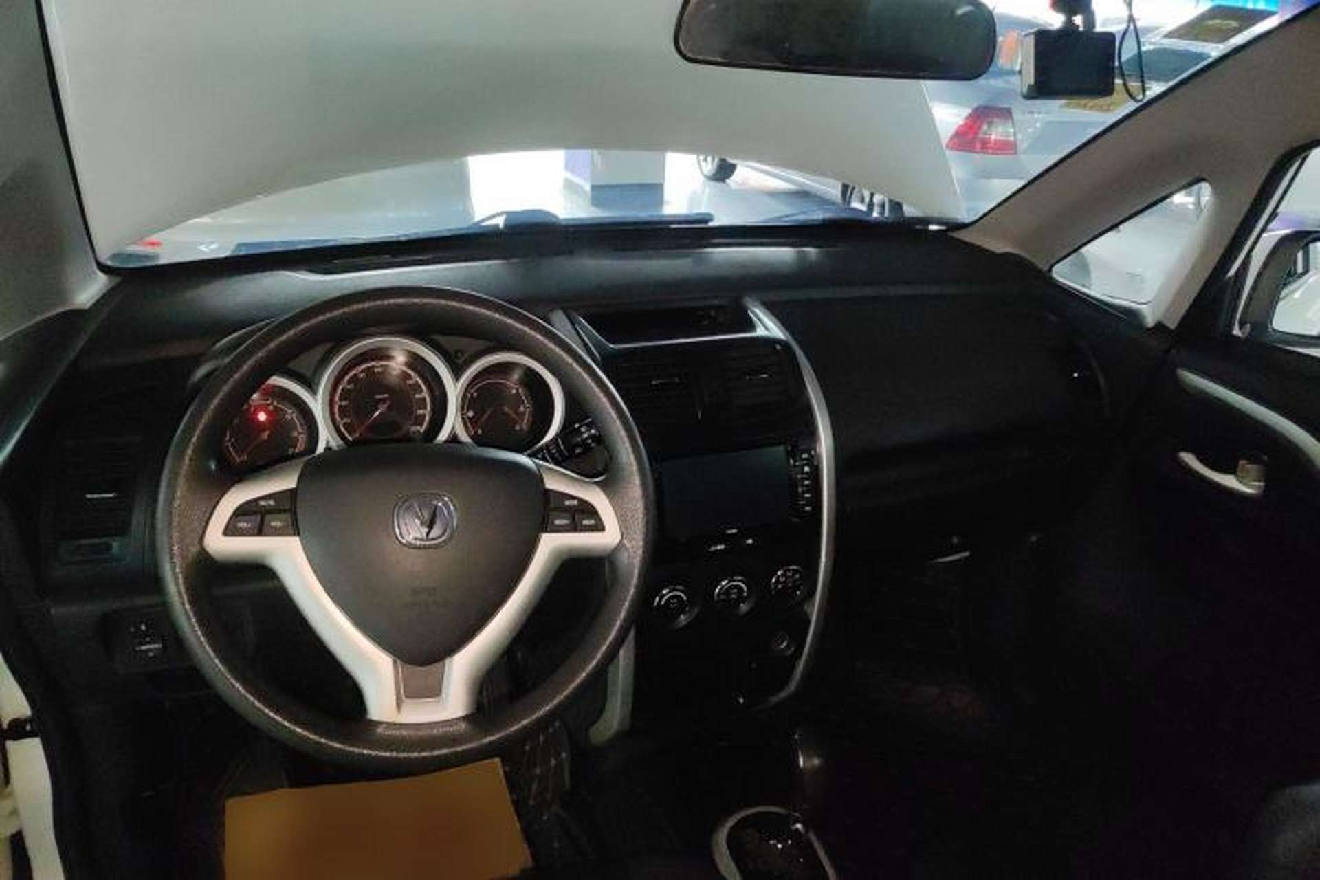 Used CHANGAN CX20 2014 1.4L IMT Sunroof Navigation Version China IV Standard Center Console