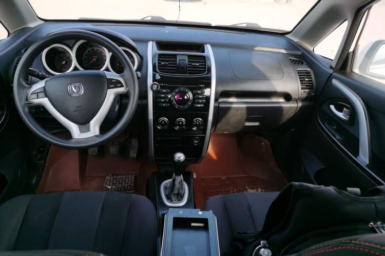 Used CHANGAN CX20 2014 1.4L Manual Sport Edition China V Standard Center Console