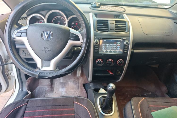 Used CHANGAN CX20 2014 1.4L Manual Sport Edition China V Standard Center Console