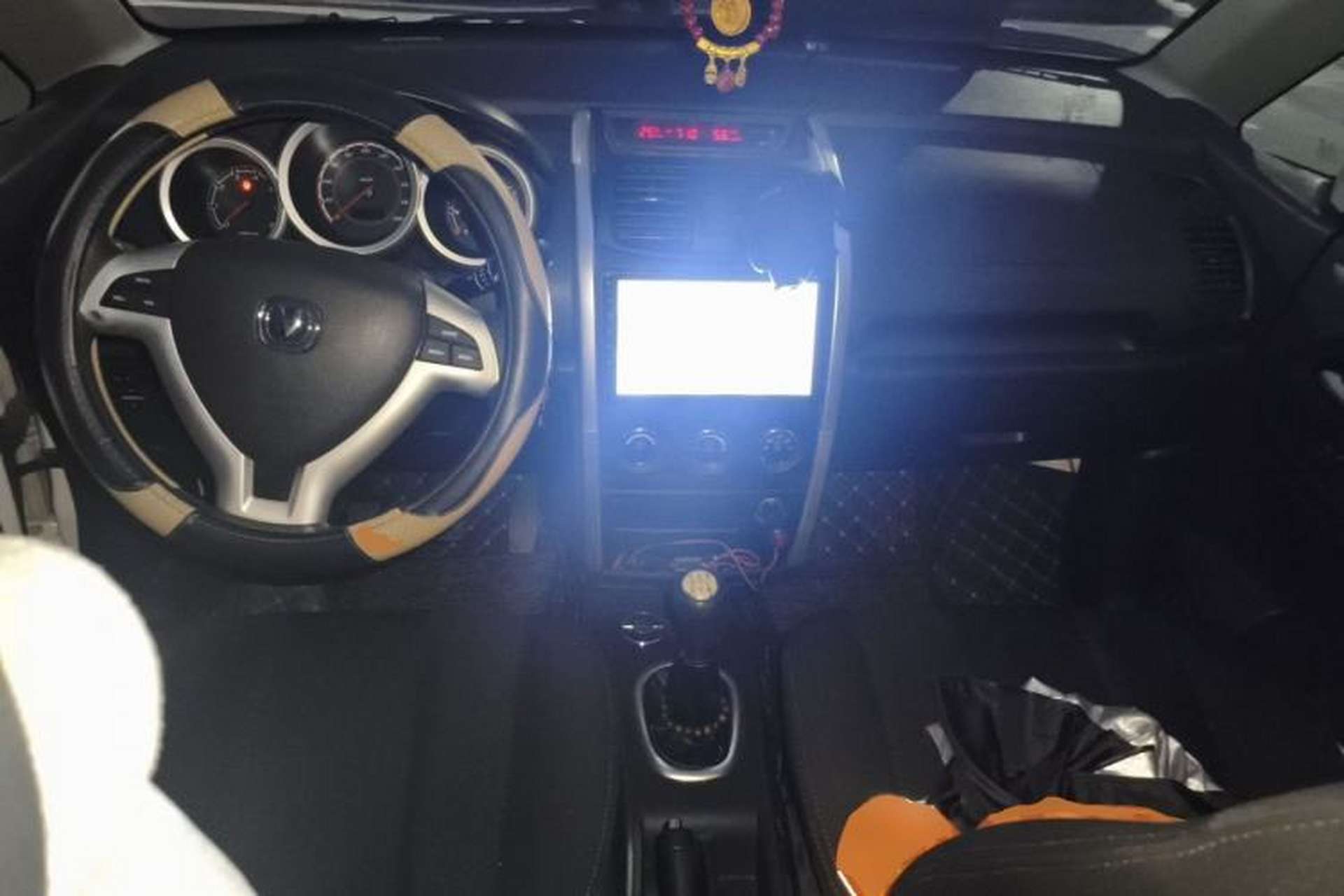 Used CHANGAN CX20 2014 1.4L Manual Sport Version China IV Standard Center Console