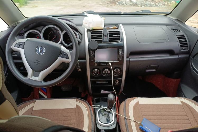 Used CHANGAN CX20 2014 1.4L IMT Sunroof Navigation Version China IV Standard Center Console