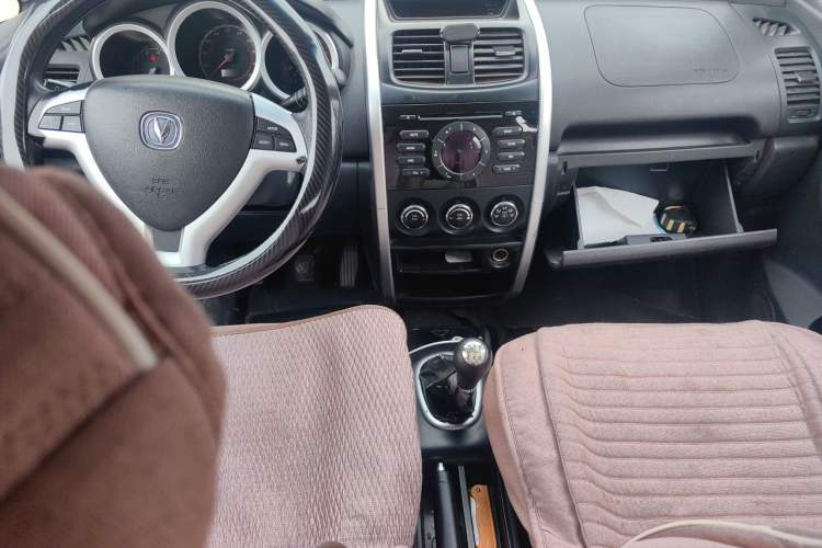 Used CHANGAN CX20 2014 1.4L Manual Sport Edition China V Standard Center Console