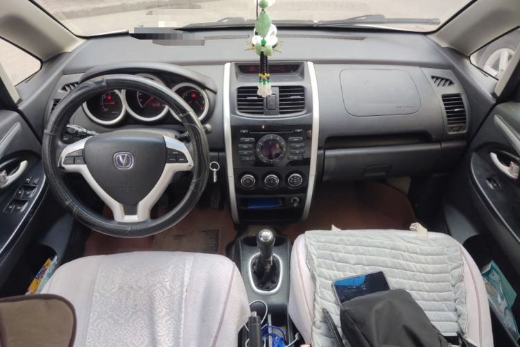 Used CHANGAN CX20 2014 1.4L Manual Sport Version China IV Standard Center Console