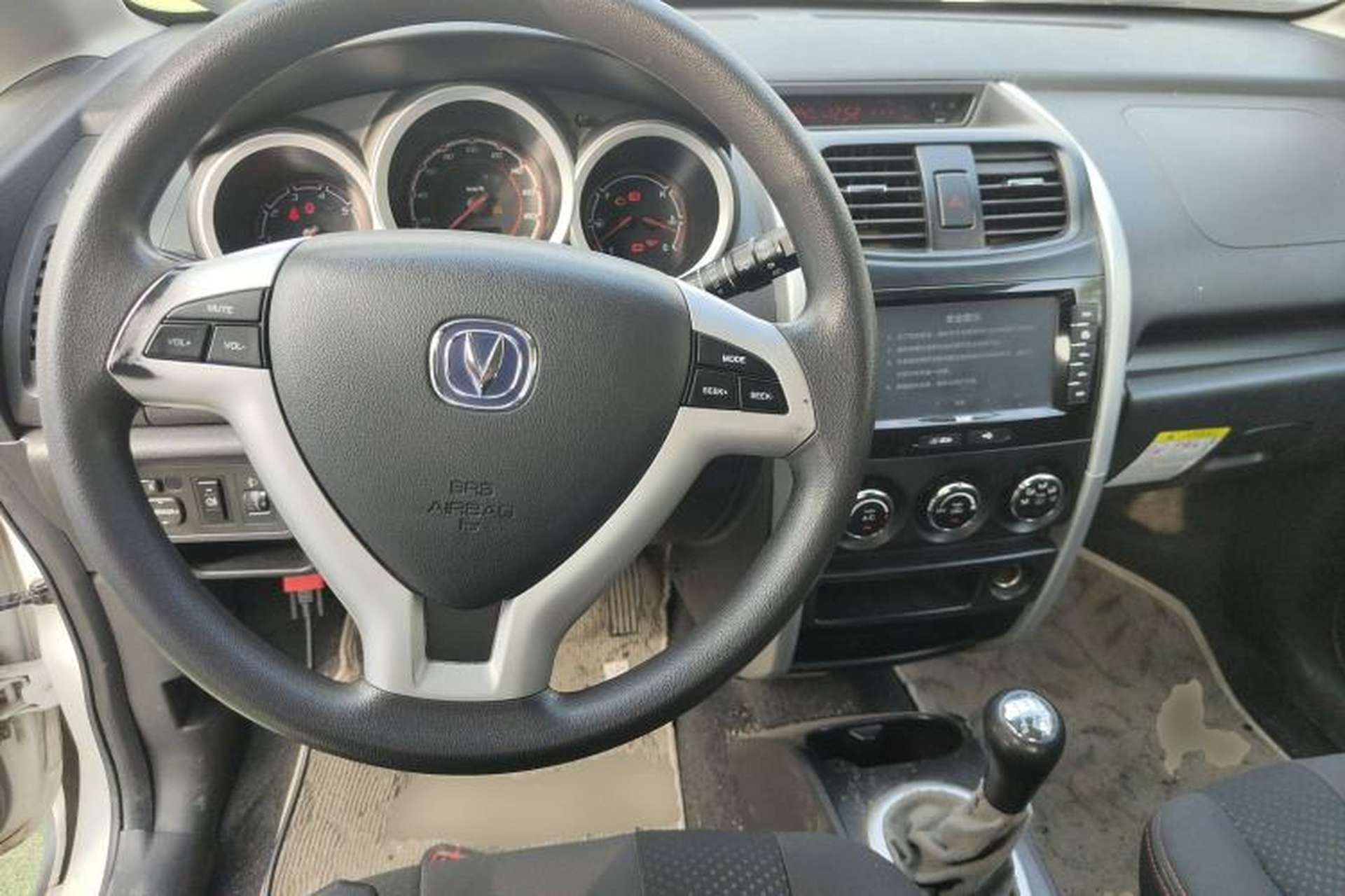 Used CHANGAN CX20 2014 1.4L Manual Sunroof Navigation Version China V Standard Center Console