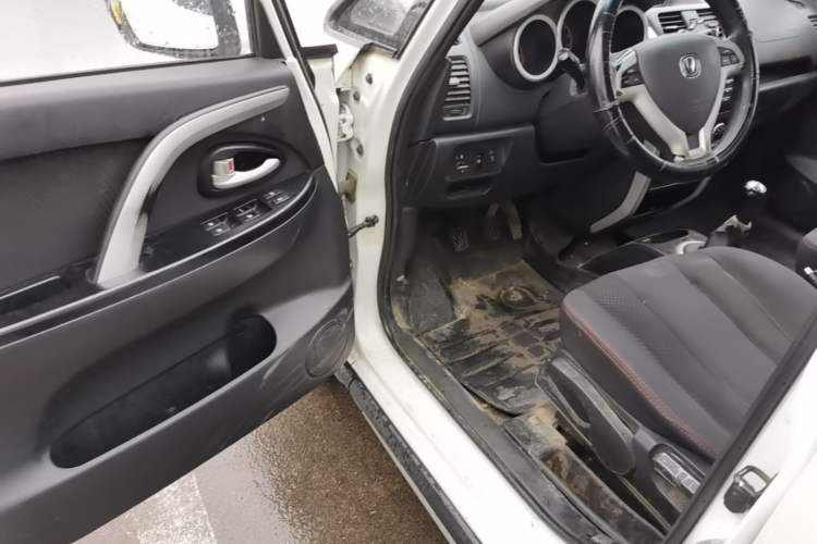 Used CHANGAN CX20 2014 1.4L Manual Sport Edition China V Standard Driver Seat