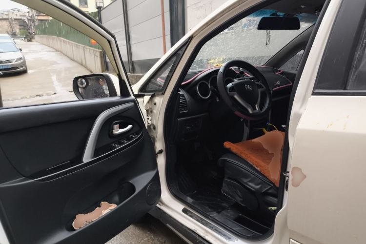 Used CHANGAN CX20 2014 1.4L IMT Sunroof Navigation Version China IV Standard Driver Seat