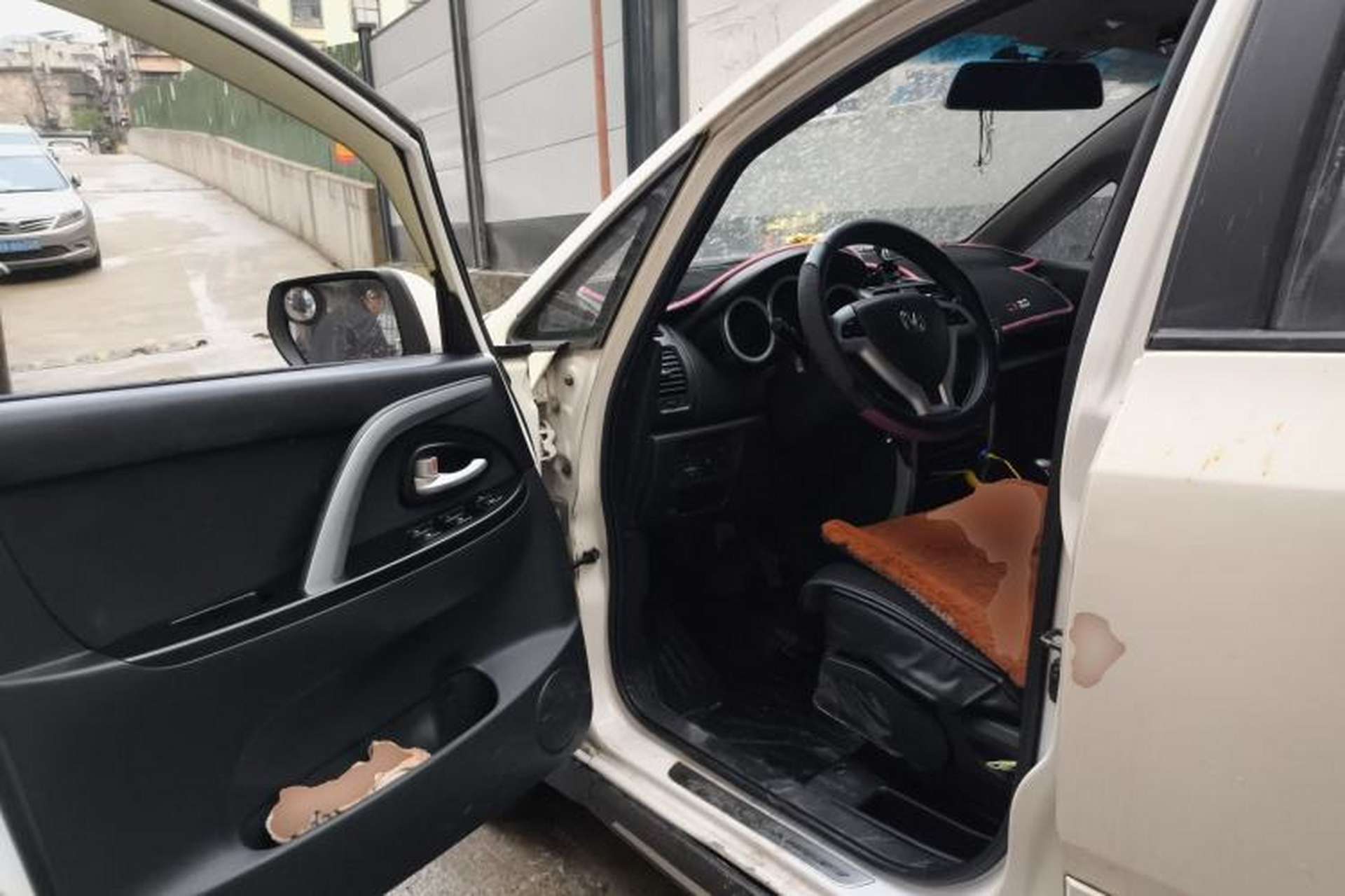 Used CHANGAN CX20 2014 1.4L IMT Sunroof Navigation Version China IV Standard Driver Seat