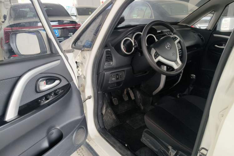 Used CHANGAN CX20 2014 1.4L Manual Sport Edition China V Standard Driver Seat
