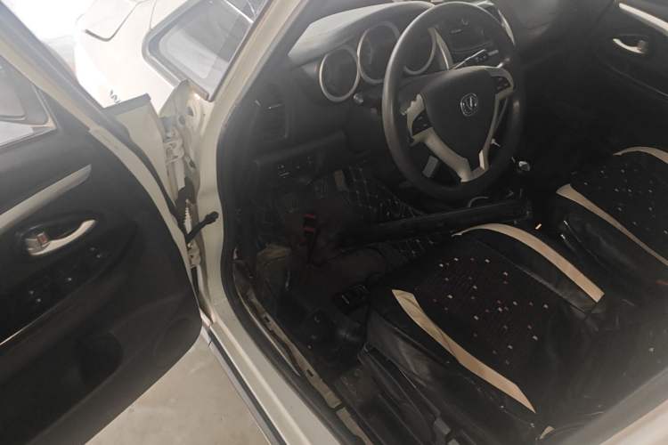 Used CHANGAN CX20 2014 1.4L Manual Sport Edition China V Standard Driver Seat