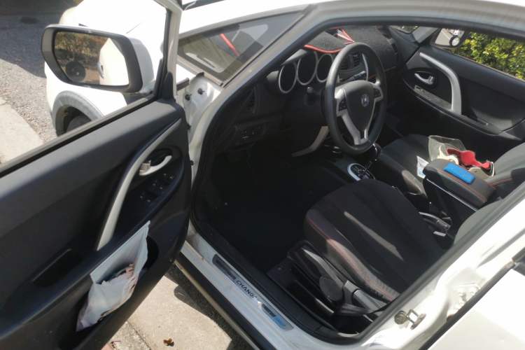Used CHANGAN CX20 2014 1.4L IMT Sunroof Navigation Version China IV Standard Driver Seat