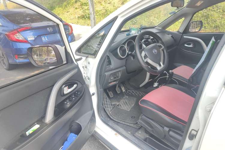 Used CHANGAN CX20 2014 1.4L Manual Sport Version China IV Standard Driver Seat