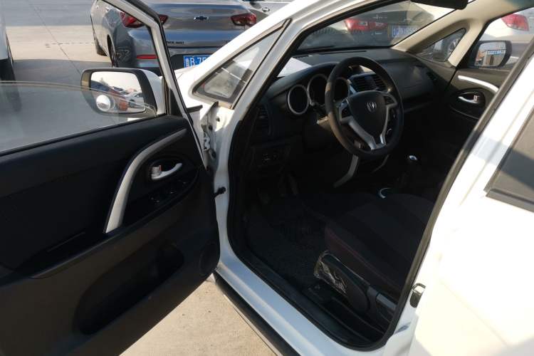 Used CHANGAN CX20 2014 1.4L Manual Sport Edition China V Standard Driver Seat