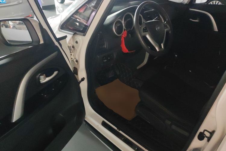 Used CHANGAN CX20 2014 1.4L IMT Sunroof Navigation Version China IV Standard Driver Seat